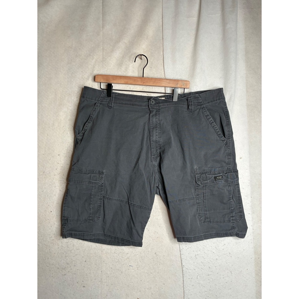 Wrangler Mens Relaxed Fit Cargo Shorts Gray Ripstop 112314952 Size 42 x 10